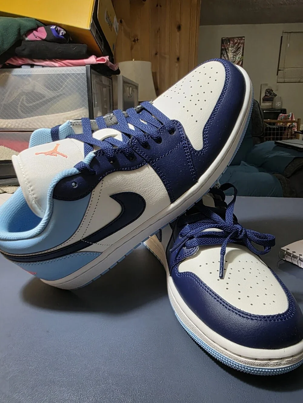 Jordan 1  Men's Low-Top Sneakers in White & Navy with Light Blue Size 10m New.